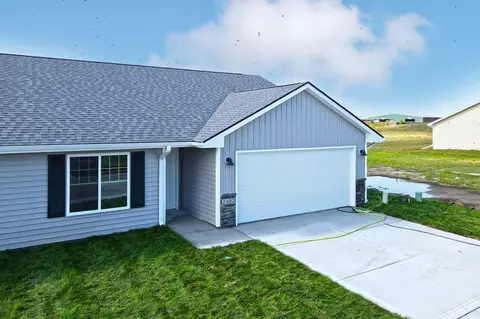 2402 NE 6th St, Grimes, IA 50111