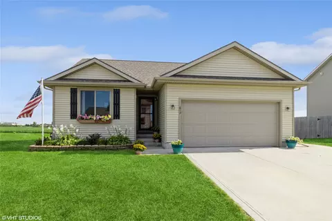 613 37th St SW, Bondurant, IA 50035