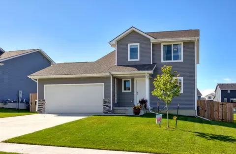 212 NW Pike Cir, Waukee, IA 50263