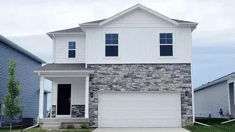 665 NW Williamsburg Ln, Waukee, IA 50263
