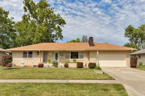 3901 Crestwood Rd, Des Moines, IA 50310