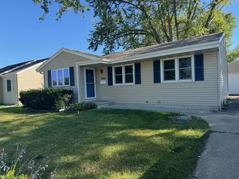 2001 N 5th Ave E, Newton, IA 50208