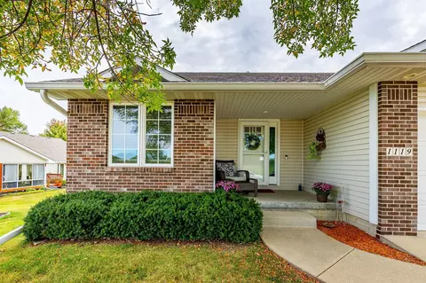 1119 Venbury Dr, Altoona, IA 50009