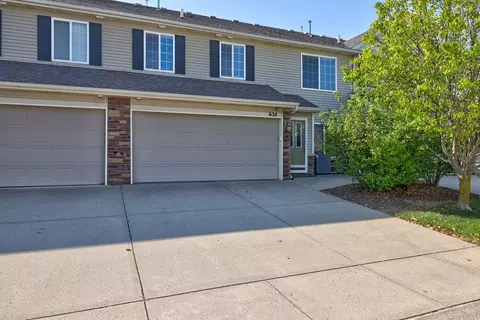 624 Villa Ct, West Des Moines, IA 50266