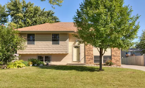 2307 4th St SW, Altoona, IA 50009