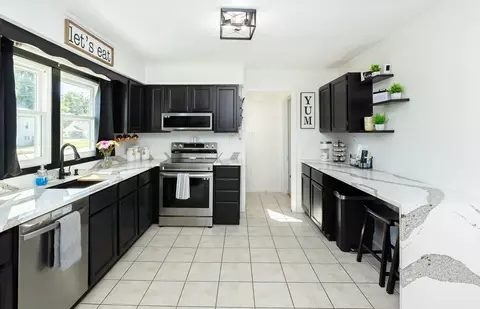 906 SW 3rd St, Ankeny, IA 50023