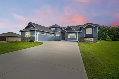 1134 Colt Ln, Norwalk, IA 50211