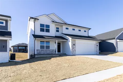 1449 S 91st St, West Des Moines, IA 50266