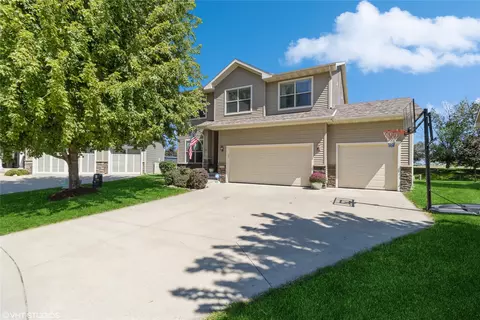 4331 129th St, Urbandale, IA 50323