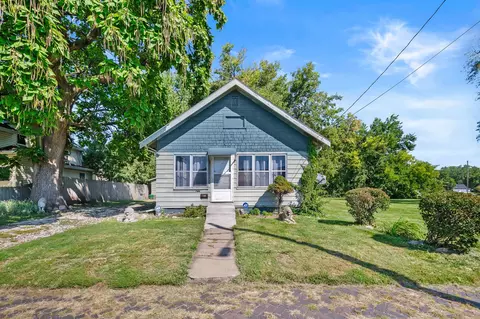 1744 Walker St, Des Moines, IA 50316