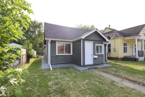 901 SW 62nd St, Des Moines, IA 50312