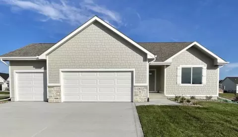 2823 NW Greenwood St, Ankeny, IA 50023