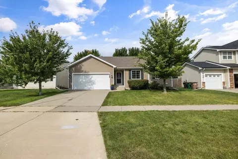 9365 Fairview Dr, West Des Moines, IA 50266