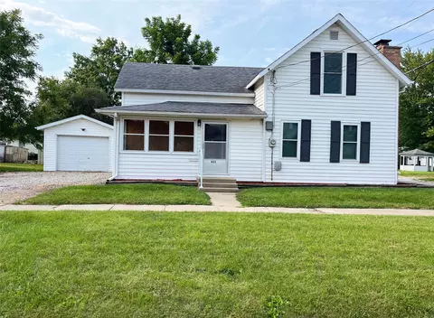 431 S 3rd Ave W, Newton, IA 50208