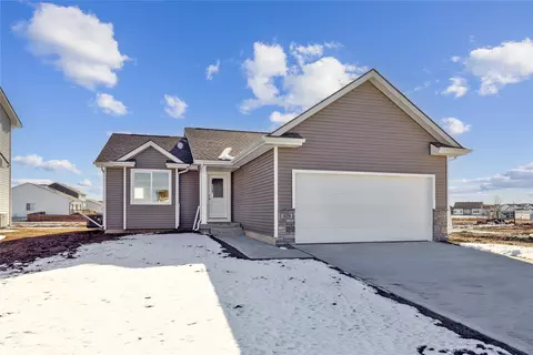 809 3rd St NW, Bondurant, IA 50035
