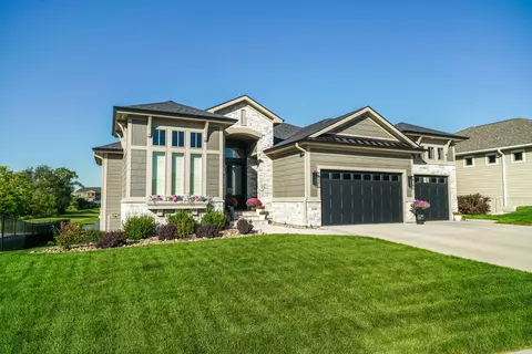 1500 Twin Creek Cir SW, Altoona, IA 50009