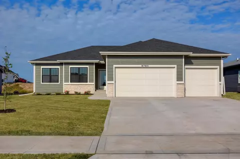 2724 NW Greenwood St, Ankeny, IA 50023
