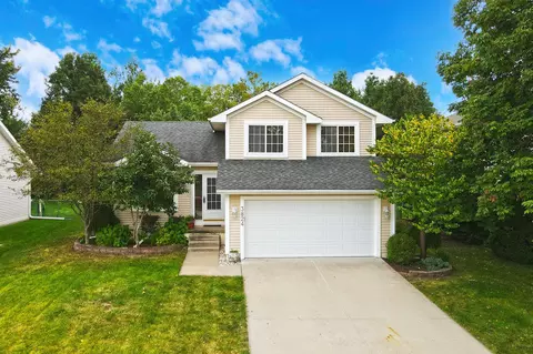 3824 122nd St, Urbandale, IA 50323