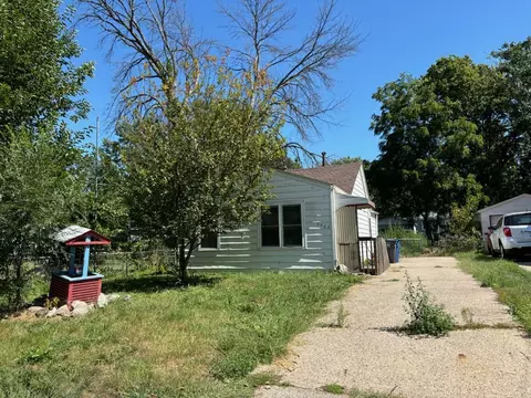 2825 E 36th Ct, Des Moines, IA 50317