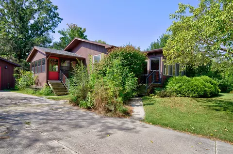 204 9th St, Cambridge, IA 50046