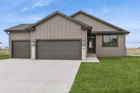 518 NE 58th St, Ankeny, IA 50021