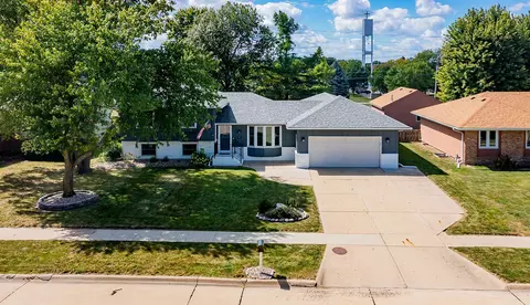 910 NW Maple St, Ankeny, IA 50023
