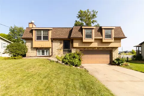 605 Vine St, Dallas Center, IA 50063