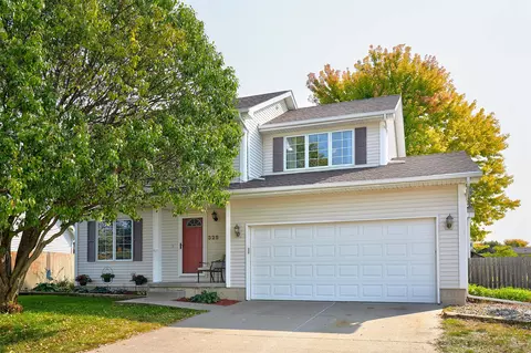 325 NE Meadowlark Ln, Waukee, IA 50263