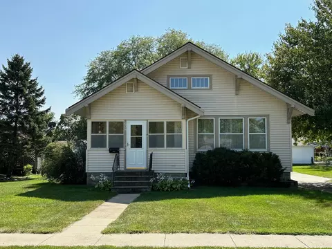 608 W South St, Winterset, IA 50273