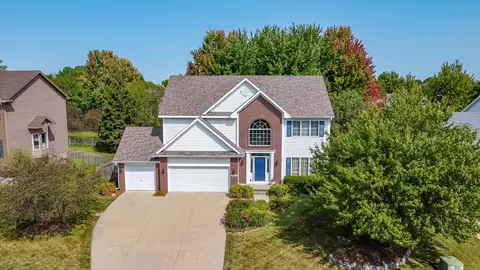 15501 Wildwood Dr, Clive, IA 50325