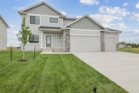 135 NW Ashley Ct, Waukee, IA 50263