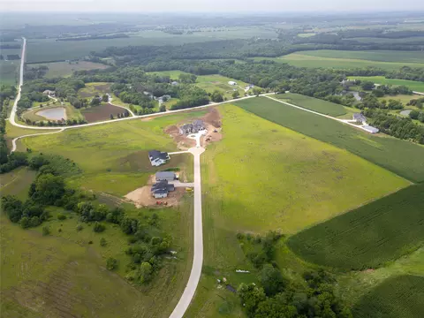 16 Livingston Ln, Adel, IA 50003
