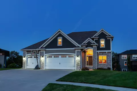 1001 NW 7th Ct, Grimes, IA 50111