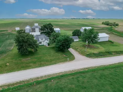 1164 200th St, Pella, IA 50219