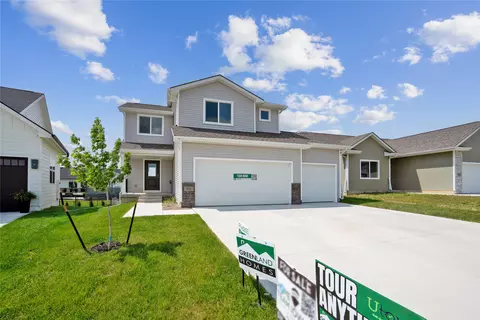 904 Spruce Ave, Norwalk, IA 50211