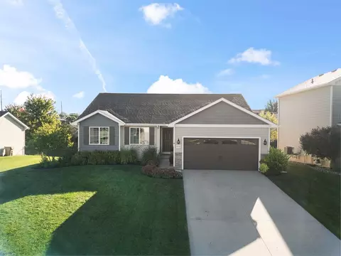 3705 162nd St, Urbandale, IA 50323