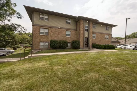 3405 Woodland Ave #64, West Des Moines, IA 50266