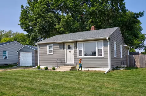 609 Lewis Ave, Norwalk, IA 50211