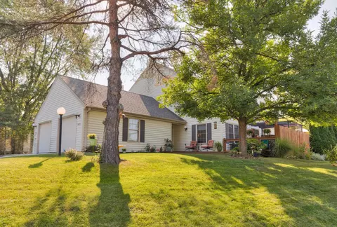8616 Holly Ln, Urbandale, IA 50322