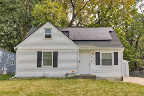 6607 SW 17th St, Des Moines, IA 50315