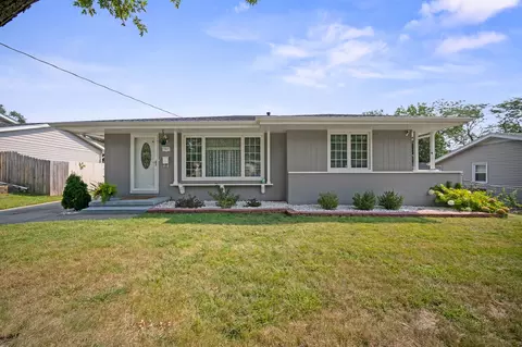 3917 64th St, Urbandale, IA 50322