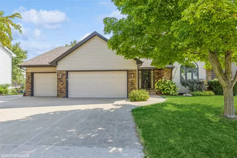 1013 NE Trilein Dr, Ankeny, IA 50021