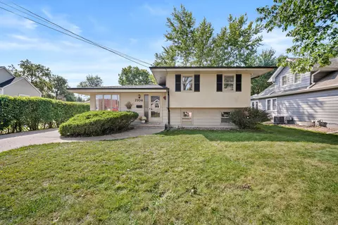 7104 Monroe Ct, Urbandale, IA 50322