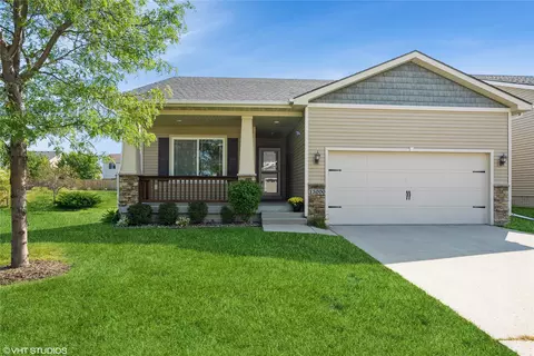 13000 Greenbelt Dr, Urbandale, IA 50323