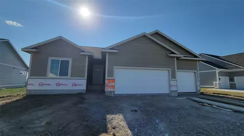 2405 NW 29th St, Ankeny, IA 50023