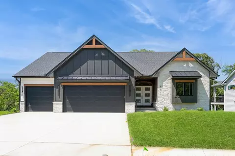 831 Richland Ct, Van Meter, IA 50261