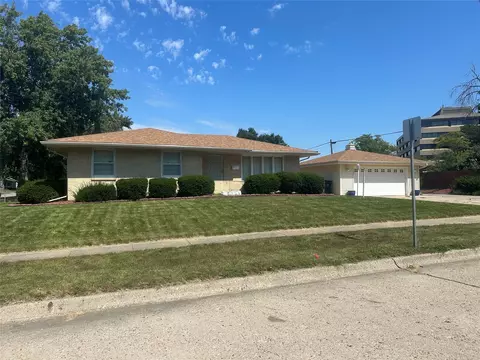 4101 64th St, Urbandale, IA 50322