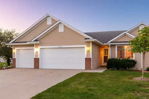 2421 Westwind Dr, Ames, IA 50010
