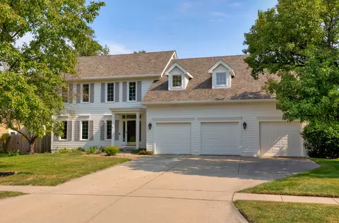 1977 Country Club Blvd, Clive, IA 50325