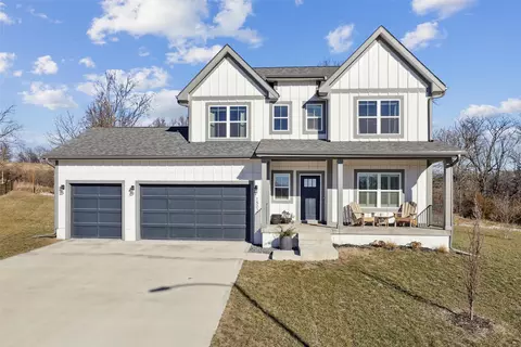 1502 11th Way, Indianola, IA 50125